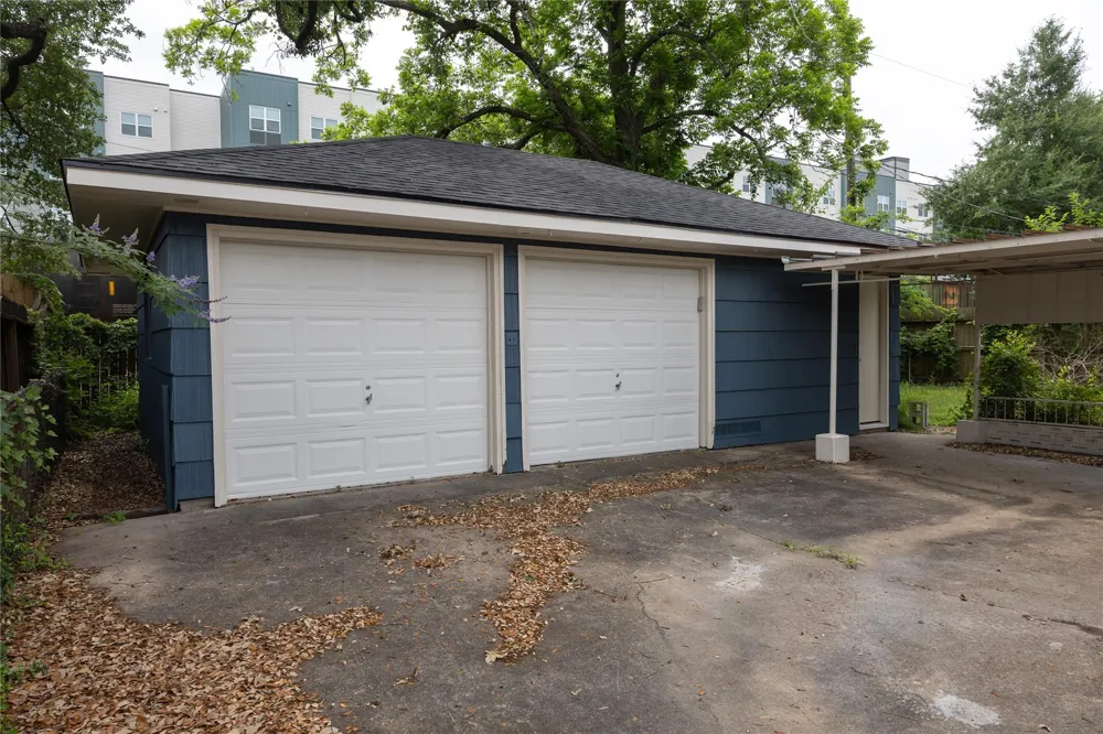 811 Sara Rose Street Houston, TX 77018