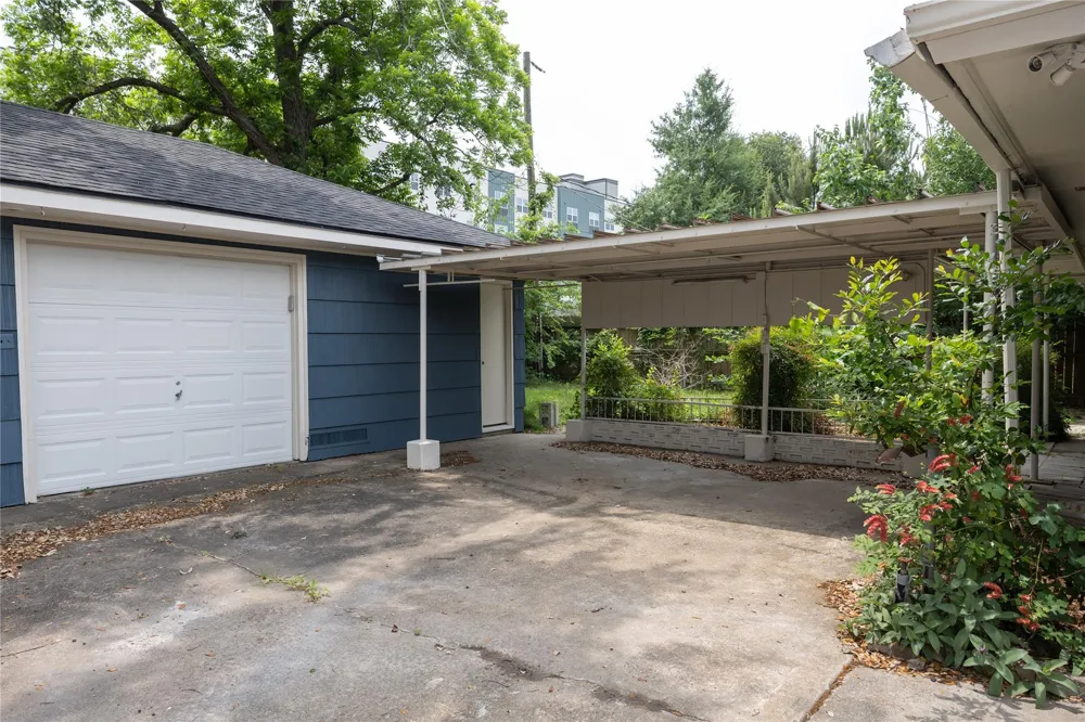 811 Sara Rose Street Houston, TX 77018