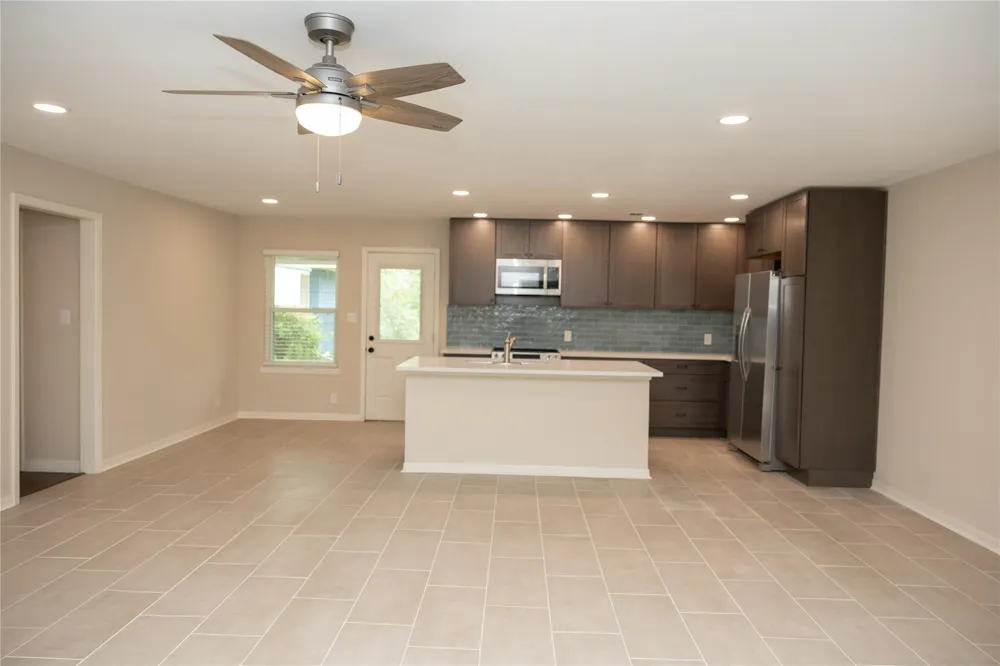 811 Sara Rose Street Houston, TX 77018