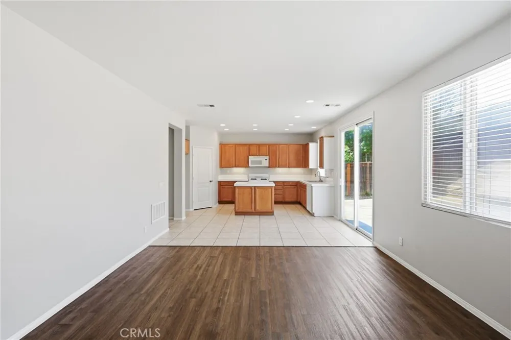 3890 Bluff Street Perris, CA 92571