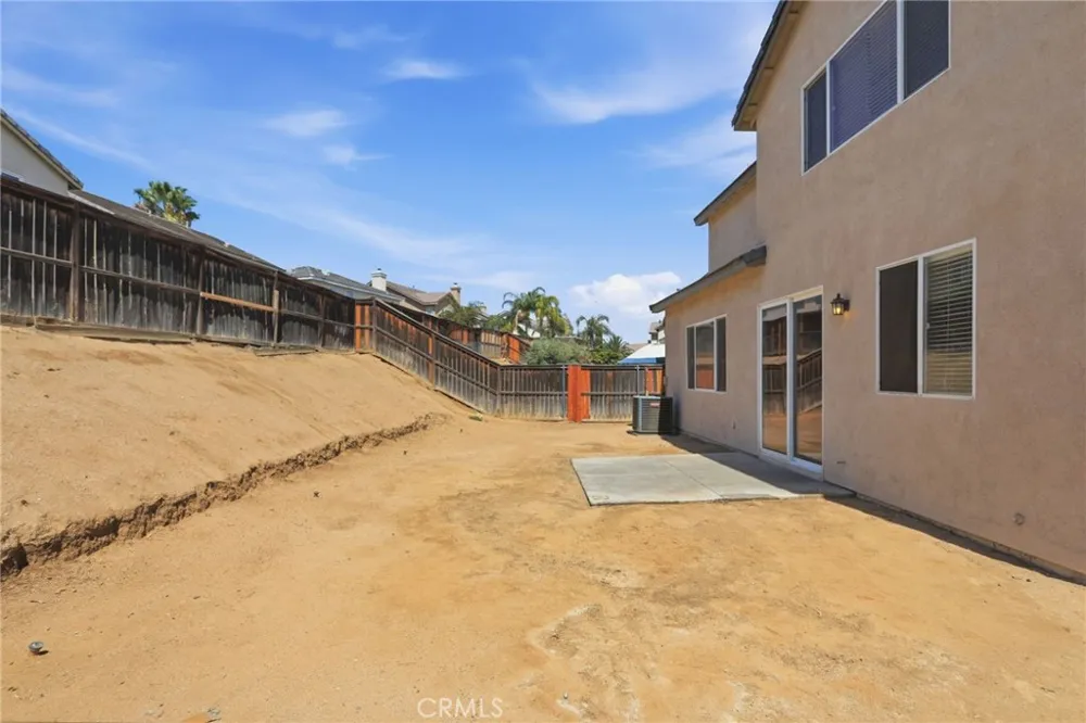 3890 Bluff Street Perris, CA 92571