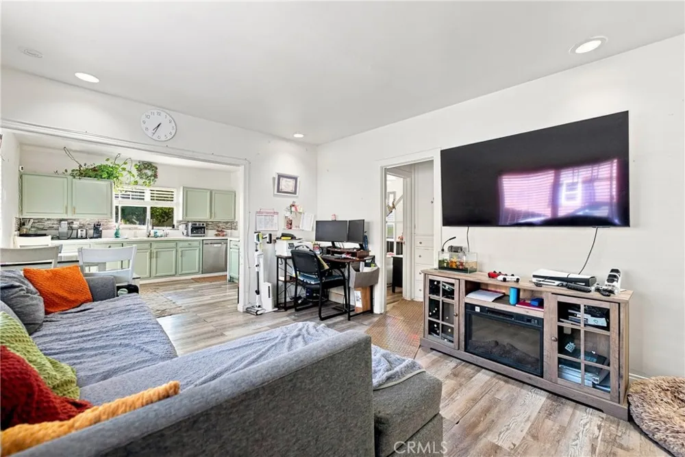 5037 Gafford Street Commerce, CA 90040