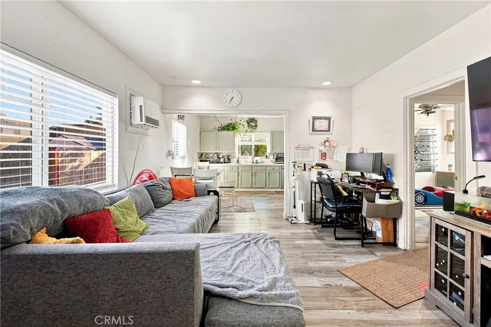 5037 Gafford Street Commerce, CA 90040