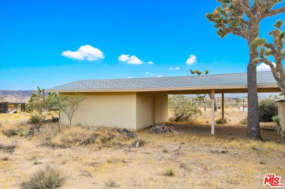 52351 Geronimo Avenue Pioneertown, CA 92268