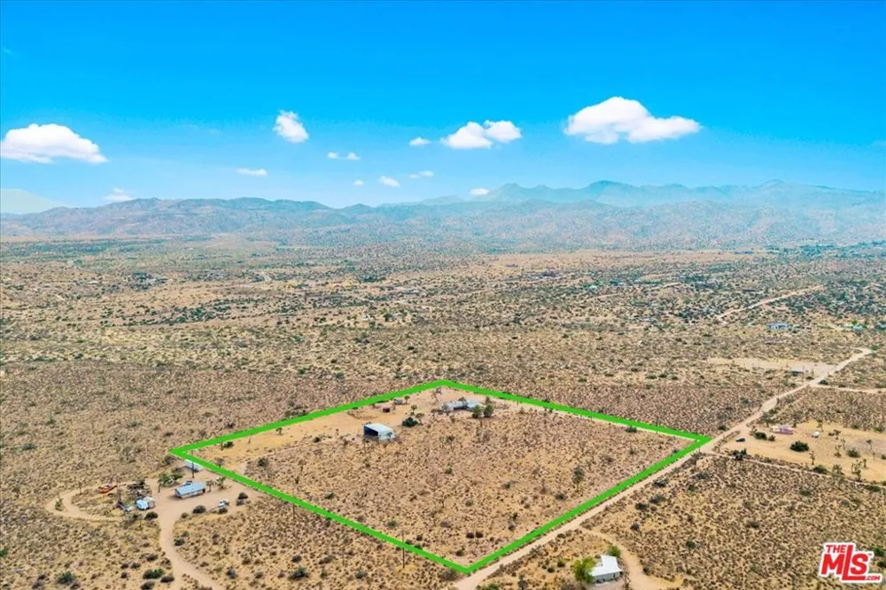 52351 Geronimo Avenue Pioneertown, CA 92268