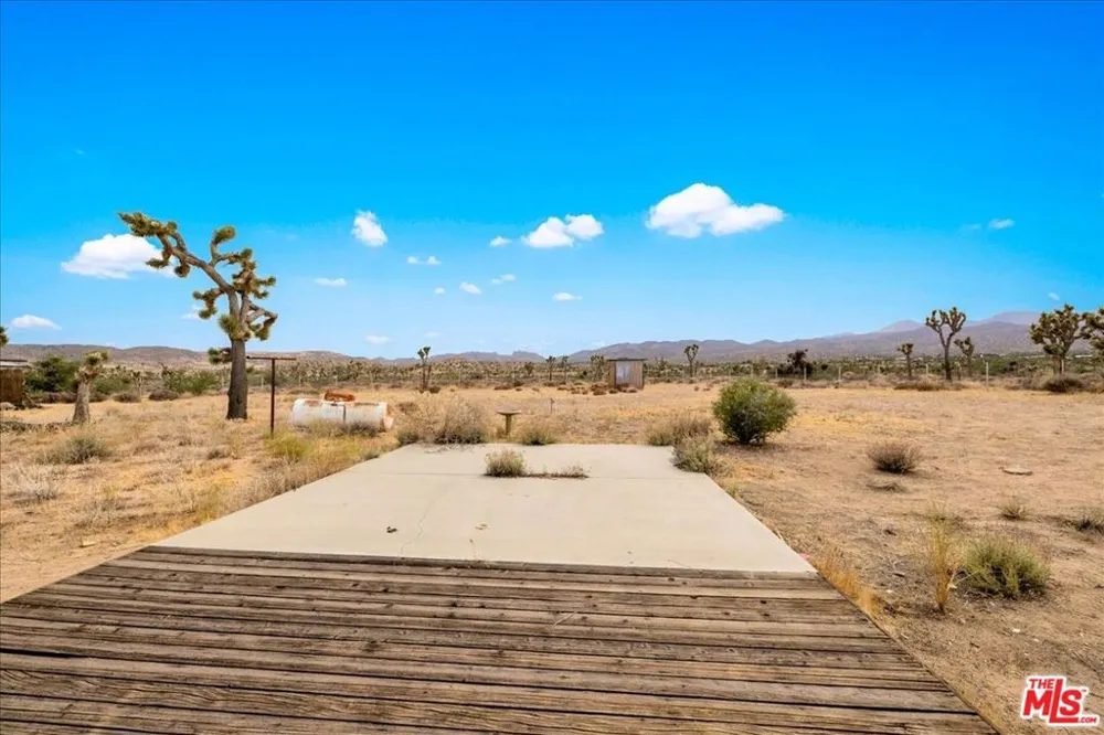 52351 Geronimo Avenue Pioneertown, CA 92268