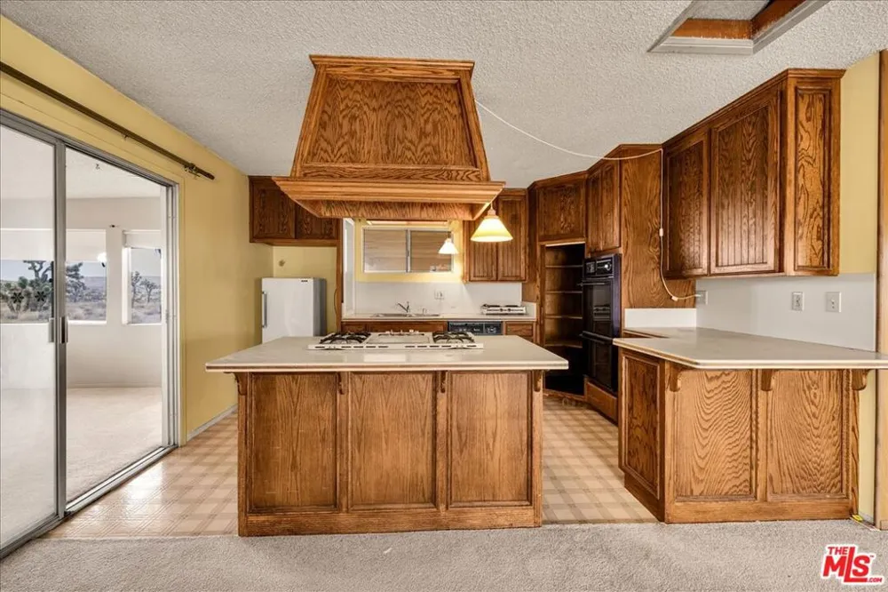 52351 Geronimo Avenue Pioneertown, CA 92268