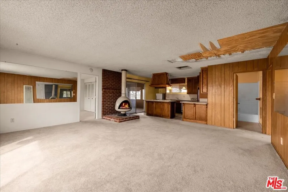 52351 Geronimo Avenue Pioneertown, CA 92268