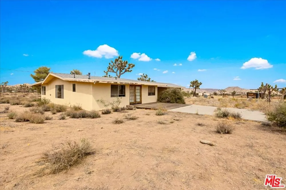 52351 Geronimo Avenue Pioneertown, CA 92268