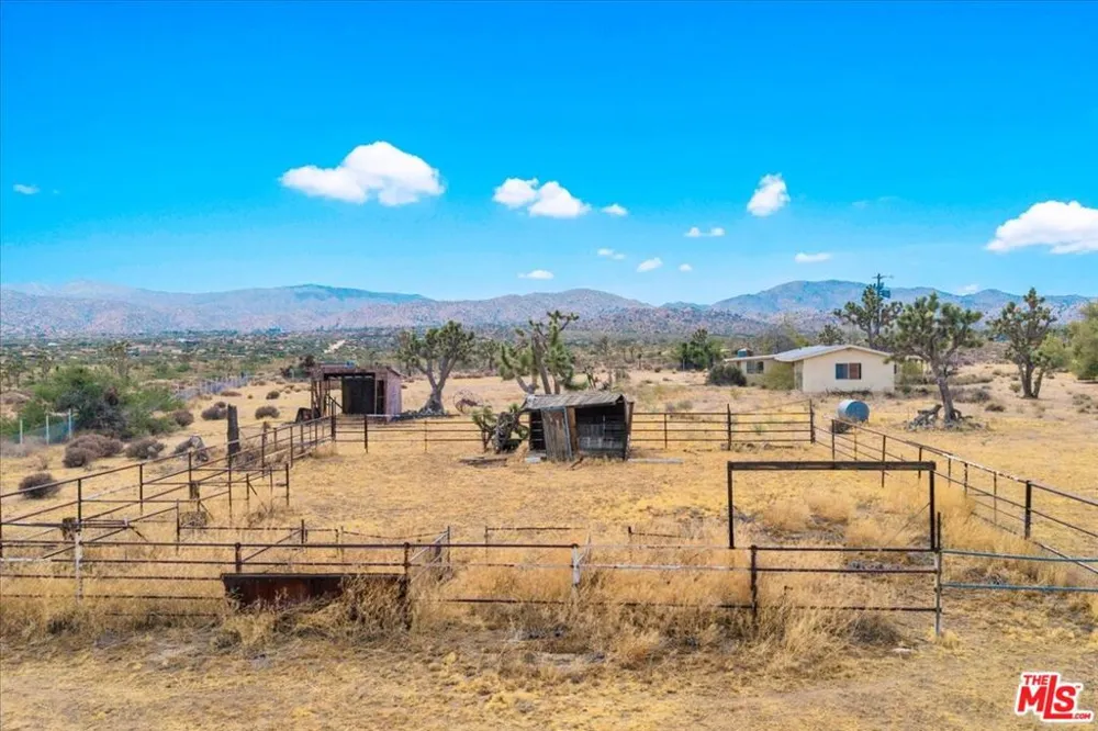 52351 Geronimo Avenue Pioneertown, CA 92268