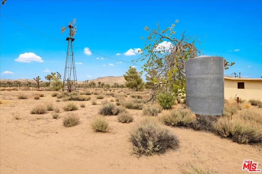 52351 Geronimo Avenue Pioneertown, CA 92268