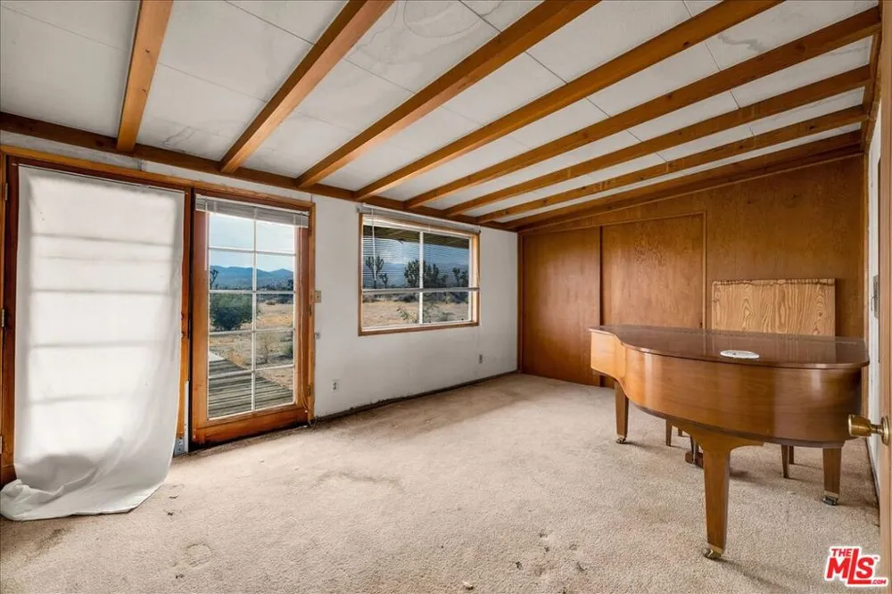 52351 Geronimo Avenue Pioneertown, CA 92268