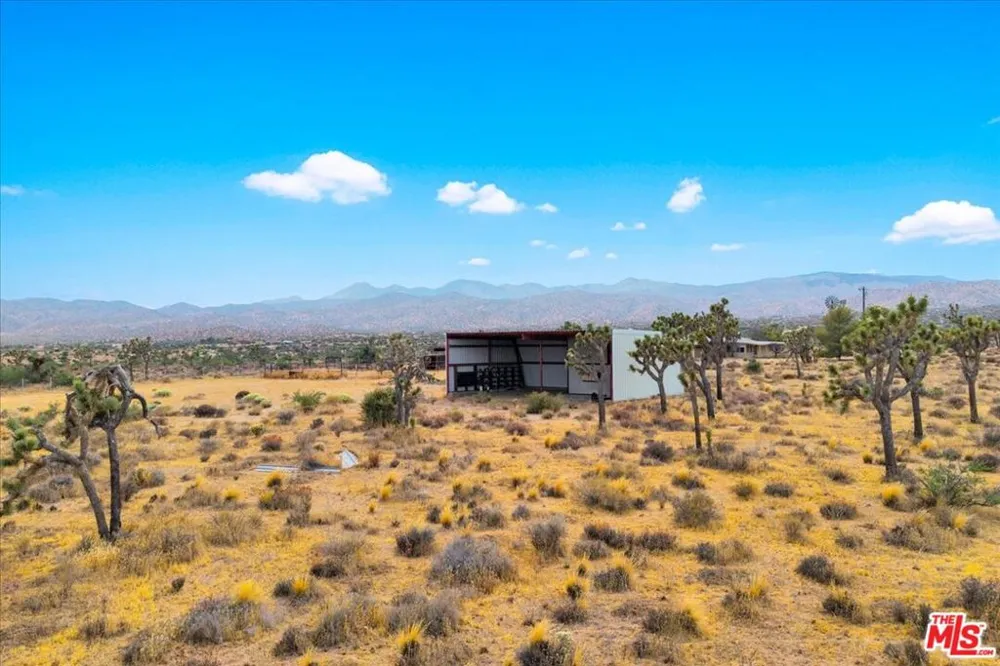 52351 Geronimo Avenue Pioneertown, CA 92268