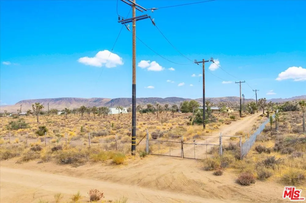 52351 Geronimo Avenue Pioneertown, CA 92268
