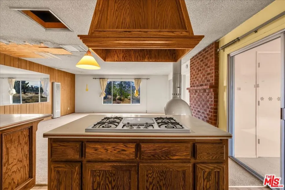52351 Geronimo Avenue Pioneertown, CA 92268