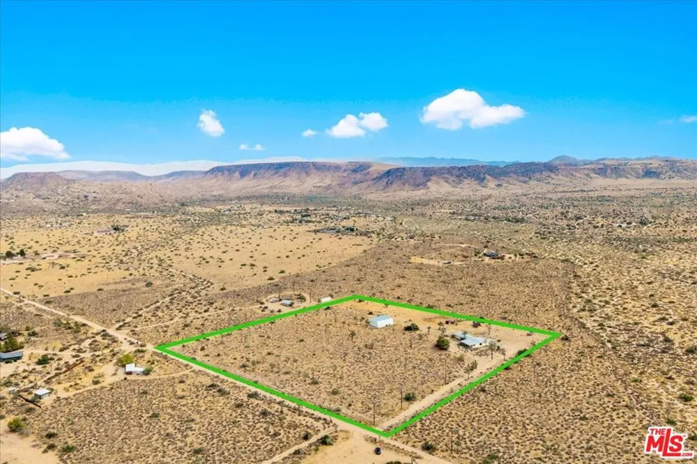 52351 Geronimo Avenue Pioneertown, CA 92268