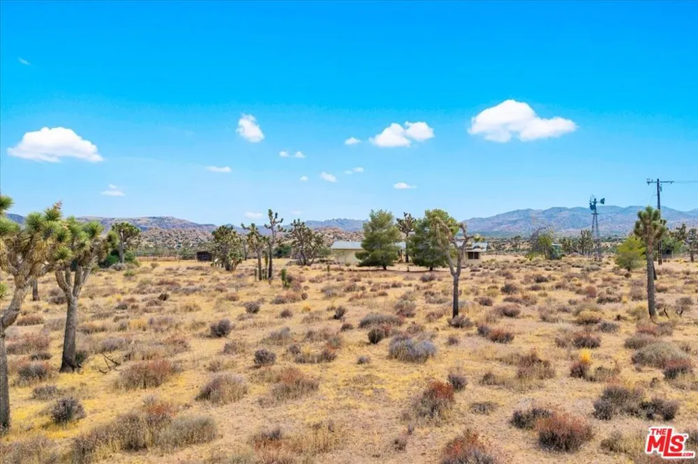 52351 Geronimo Avenue Pioneertown, CA 92268