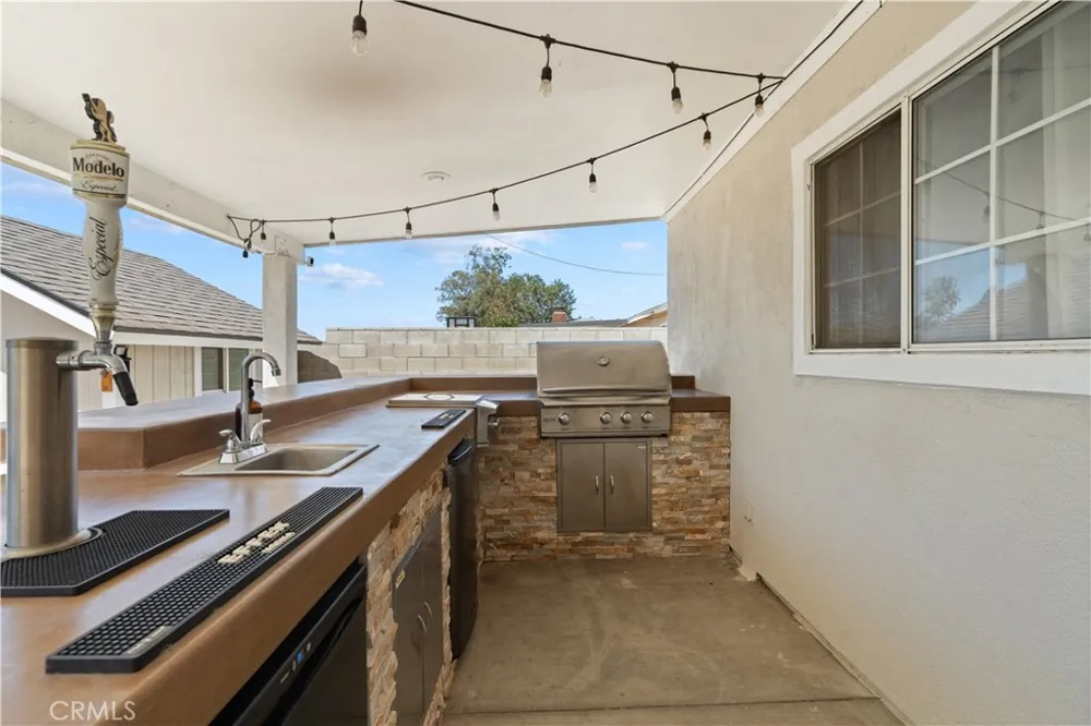 16289 Ramona Fontana, CA 92336