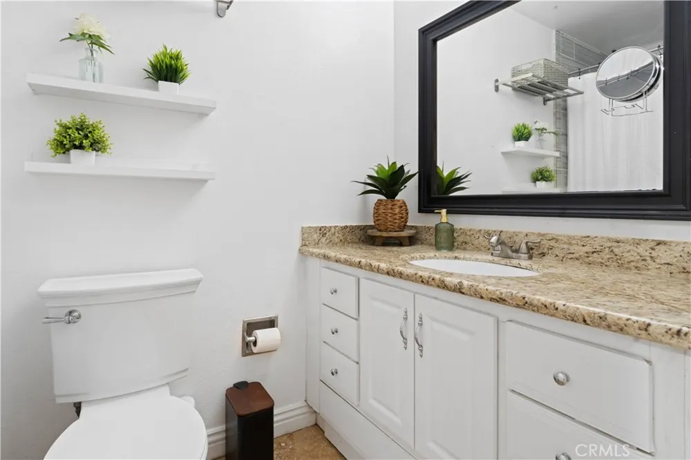 16289 Ramona Fontana, CA 92336