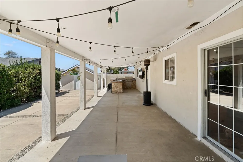 16289 Ramona Fontana, CA 92336