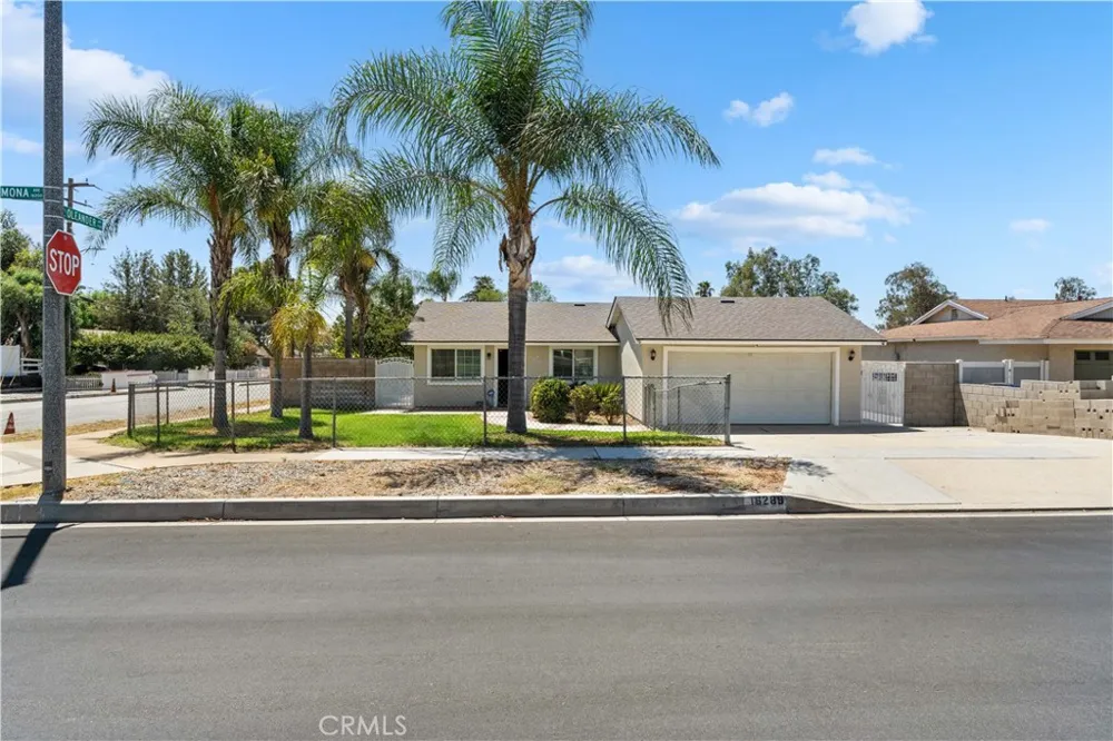 16289 Ramona Fontana, CA 92336