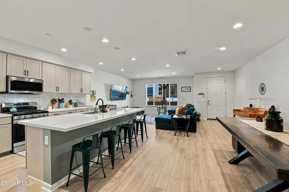 1909 Cottage Drive #3 Simi Valley, CA 93065