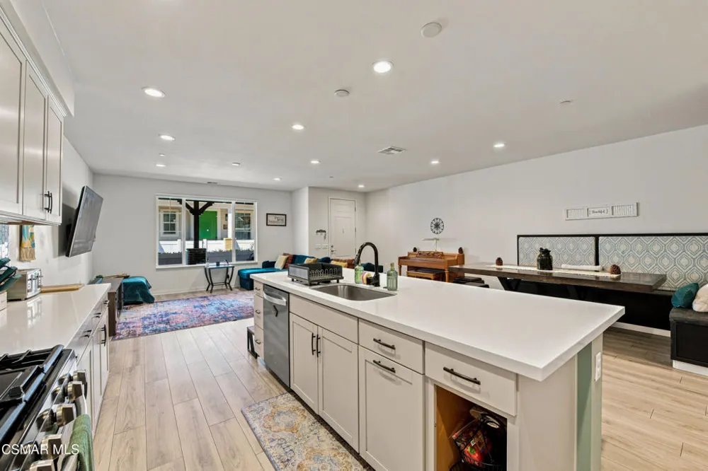 1909 Cottage Drive #3 Simi Valley, CA 93065