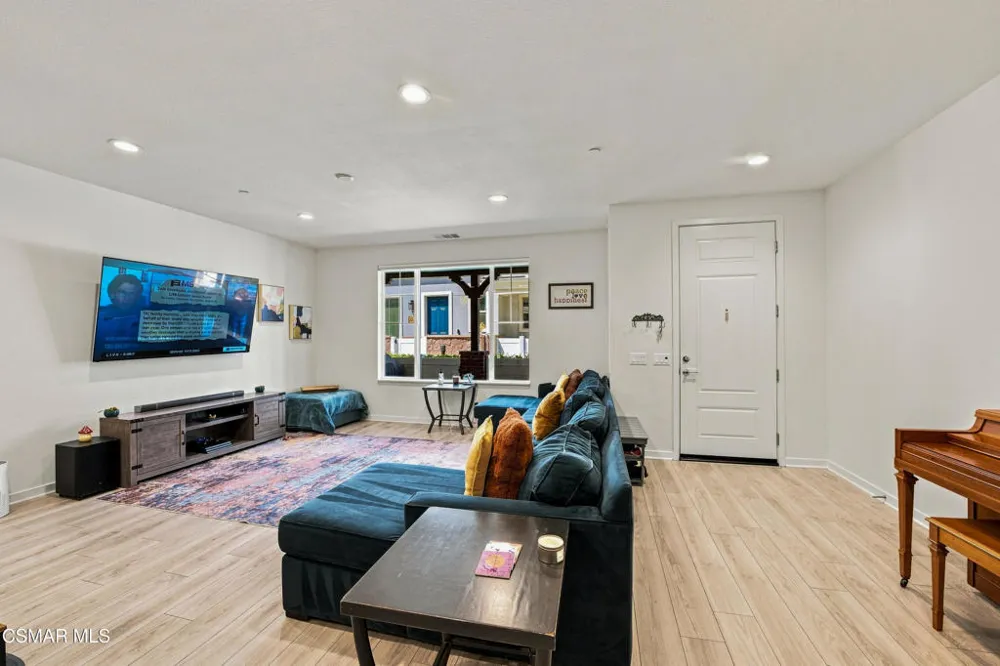 1909 Cottage Drive #3 Simi Valley, CA 93065