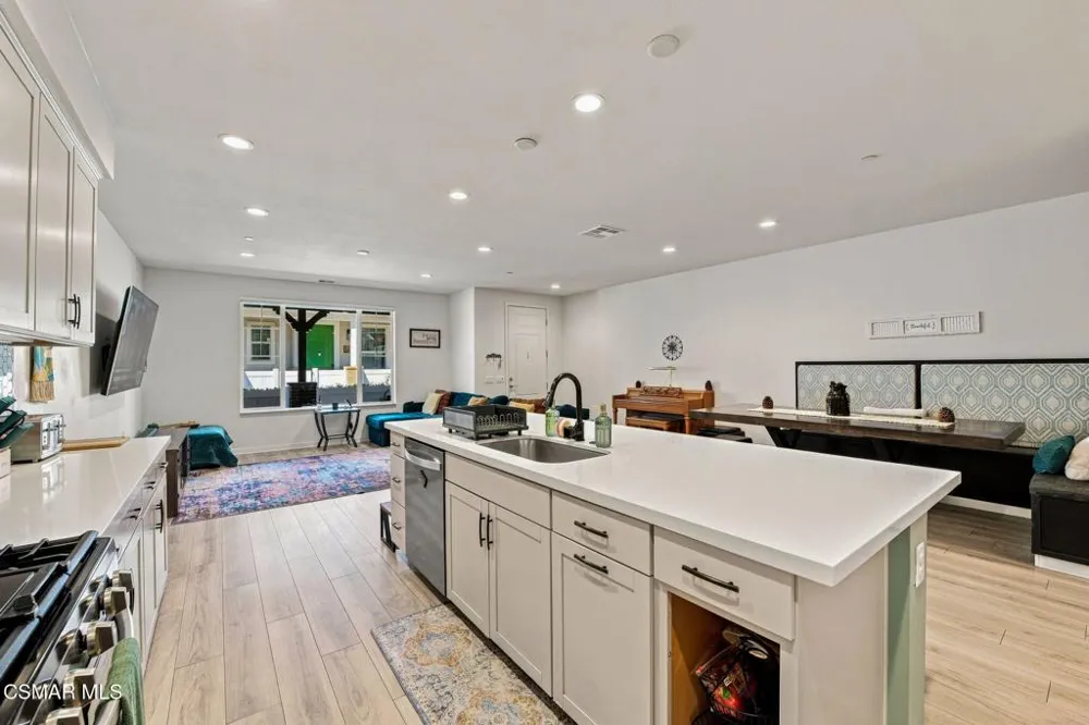 1909 Cottage Drive #3 Simi Valley, CA 93065