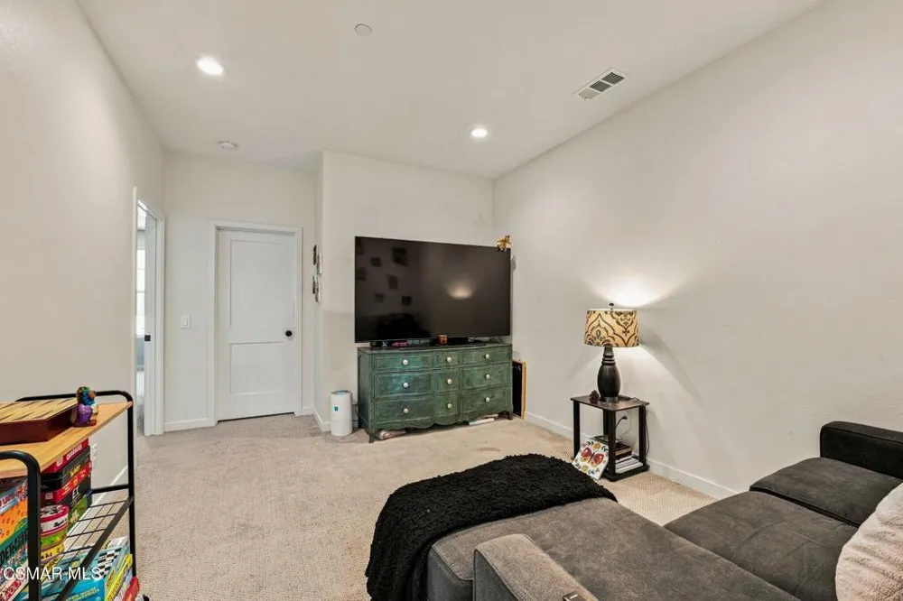 1909 Cottage Drive #3 Simi Valley, CA 93065
