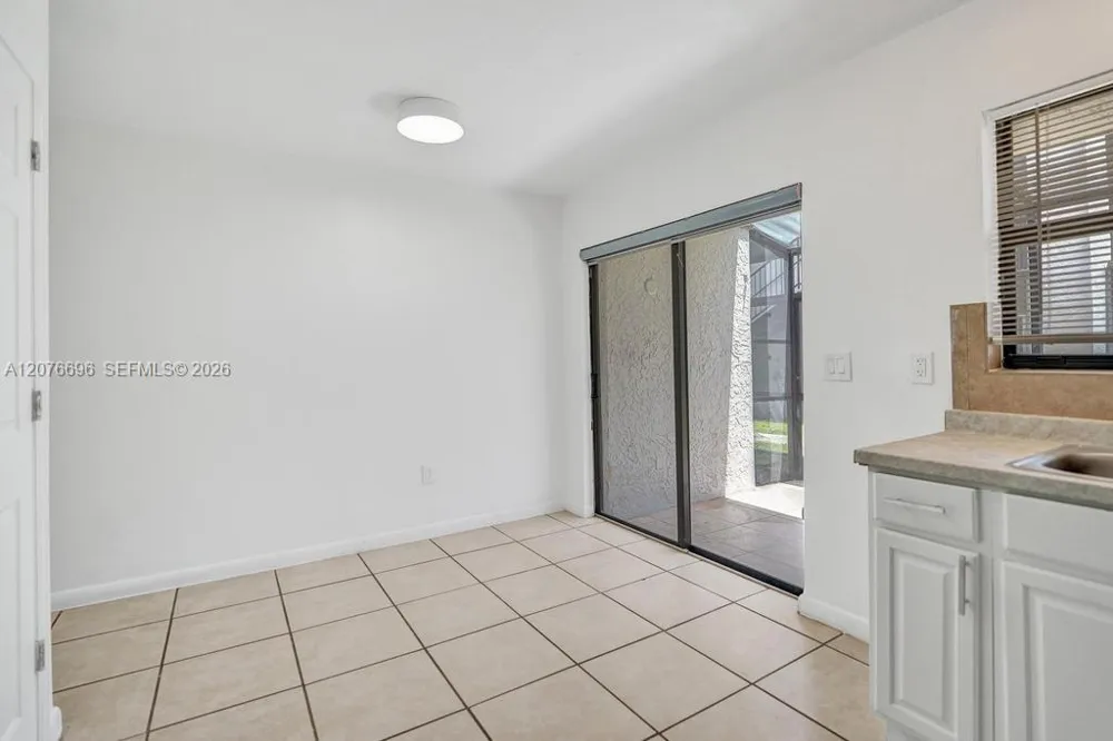 4511 Treehouse Ln #B Tamarac, FL 33319