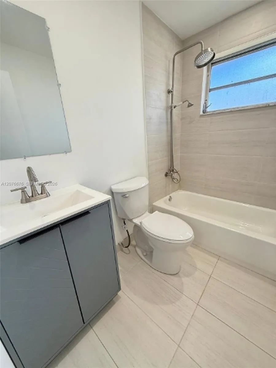 4088 SW 51st St #C Dania Beach, FL 33314