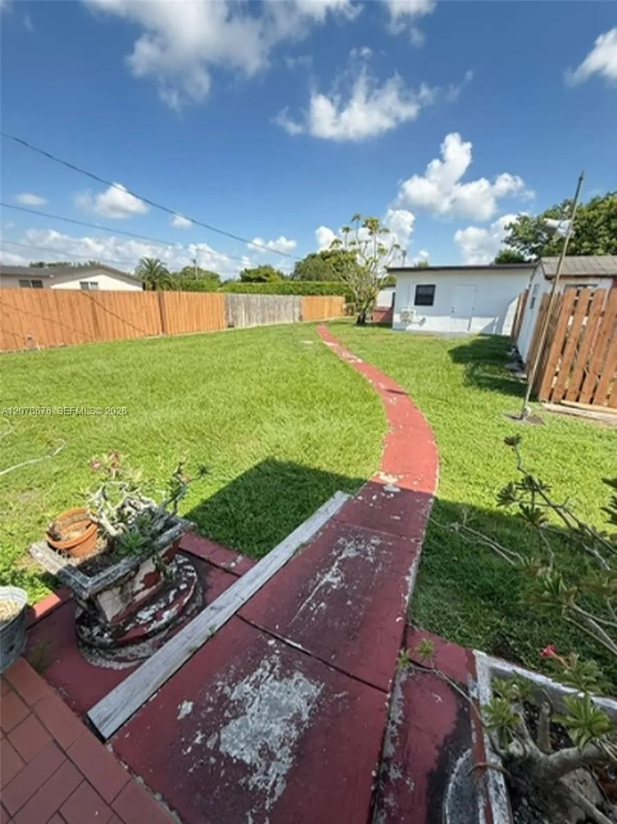 4088 SW 51st St #C Dania Beach, FL 33314
