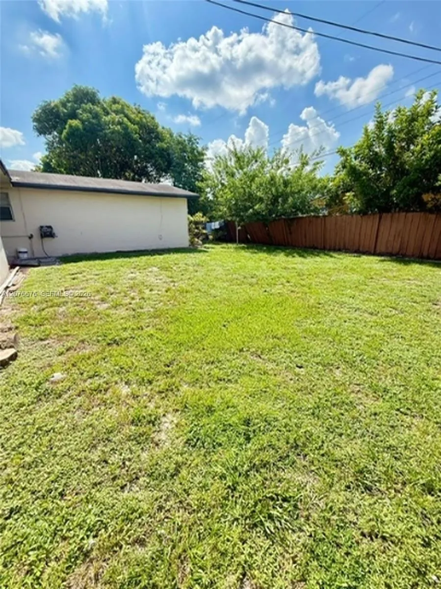 4088 SW 51st St #C Dania Beach, FL 33314