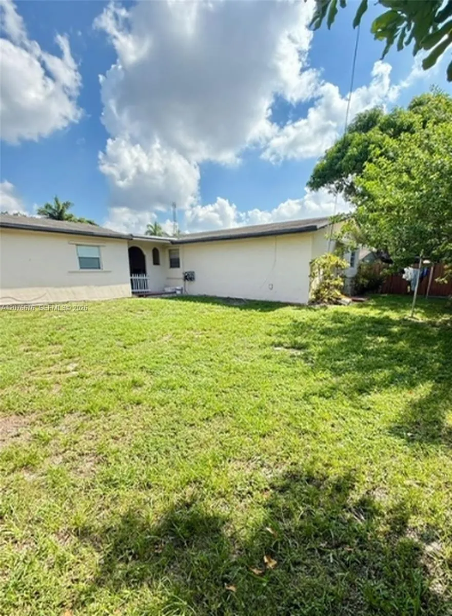 4088 SW 51st St #C Dania Beach, FL 33314