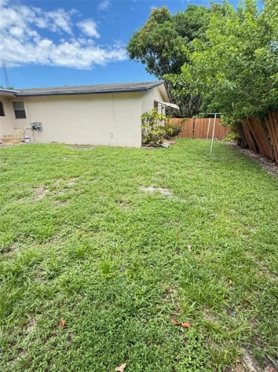 4088 SW 51st St #C Dania Beach, FL 33314