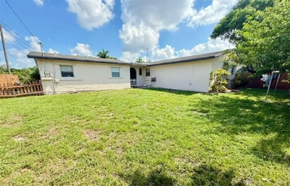 4088 SW 51st St #C Dania Beach, FL 33314