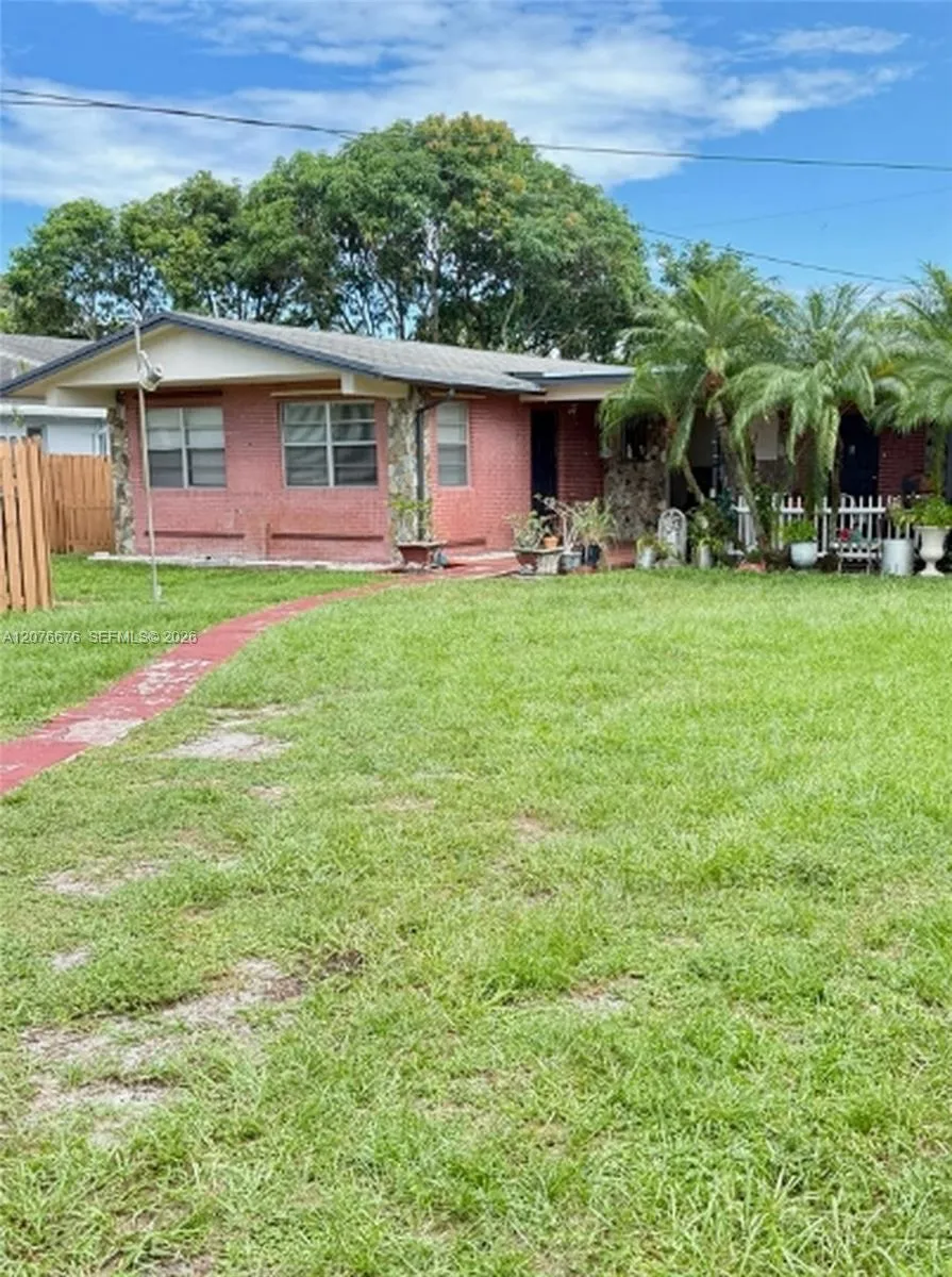 4088 SW 51st St #C Dania Beach, FL 33314