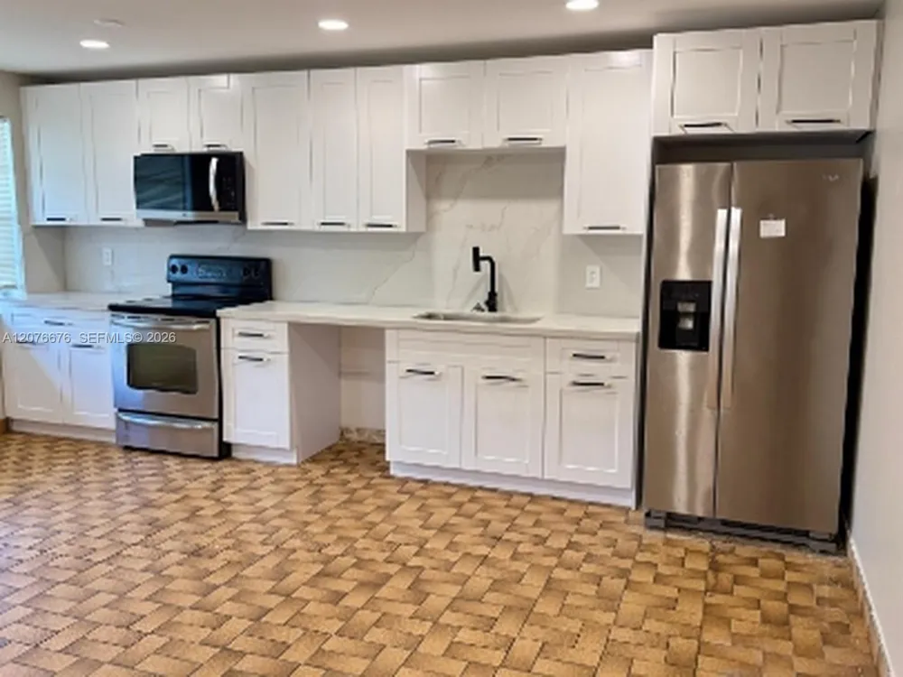 4088 SW 51st St #C Dania Beach, FL 33314
