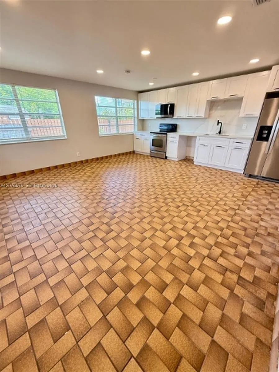 4088 SW 51st St #C Dania Beach, FL 33314
