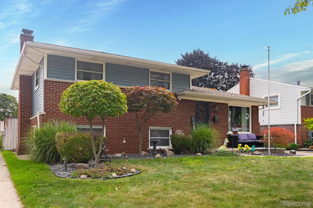 9663 Blaty Street Taylor City, MI 48180