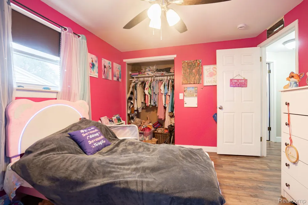 9663 Blaty Street Taylor City, MI 48180
