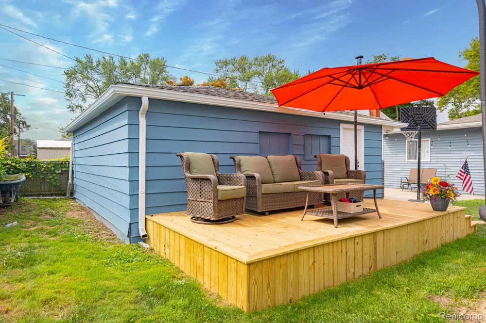 9663 Blaty Street Taylor City, MI 48180