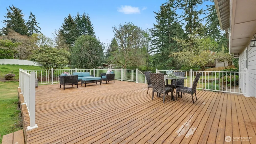 19832 156th Avenue NE Woodinville, WA 98072