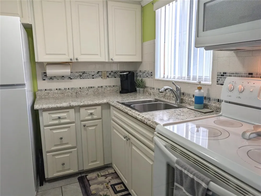 2321 SUNSET DRIVE #H-25 Bradenton, FL 34207