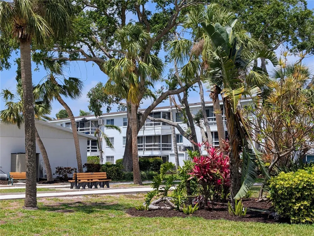 2321 SUNSET DRIVE #H-25 Bradenton, FL 34207