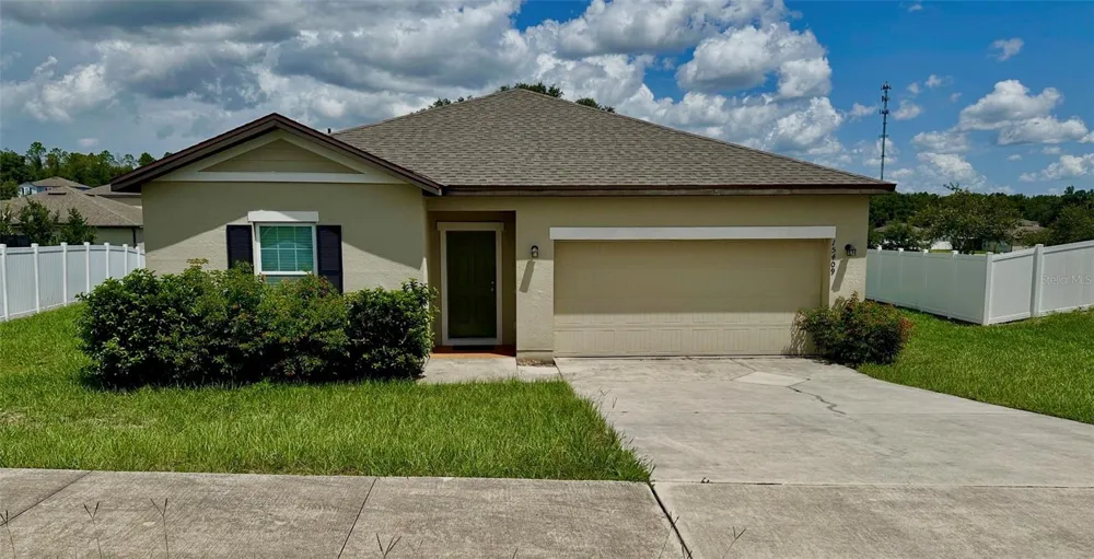 15409 IVORY GULL LANE Mascotte, FL 34753