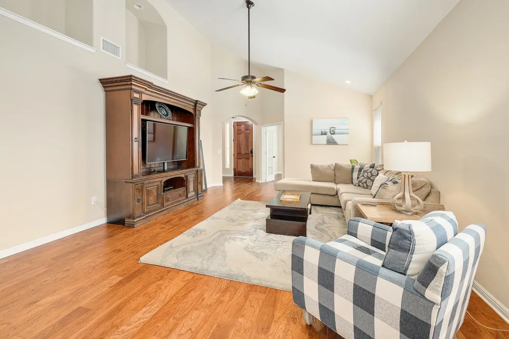 16213 Cantania Cove Pflugerville, TX 78660