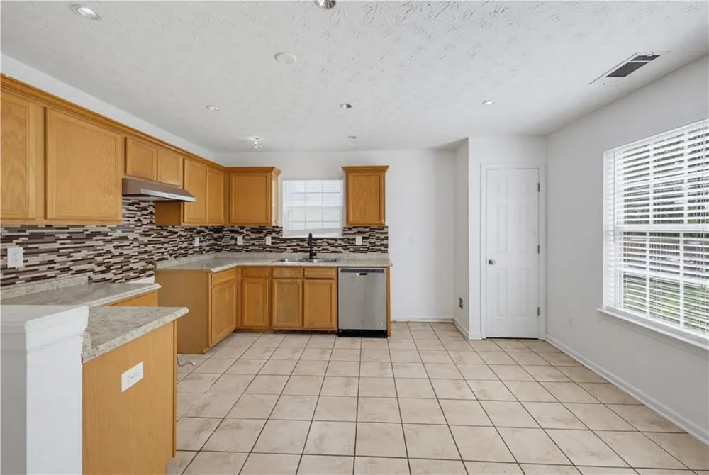 2545 Lake Royale Drive Riverdale, GA 30296