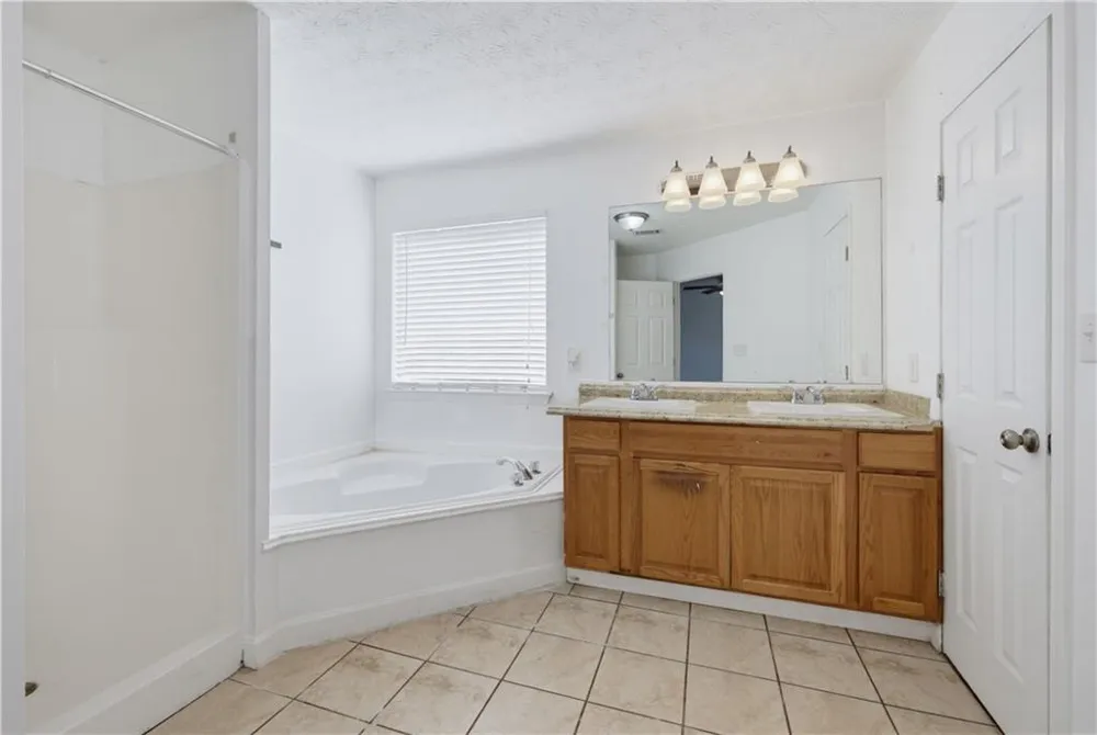 2545 Lake Royale Drive Riverdale, GA 30296